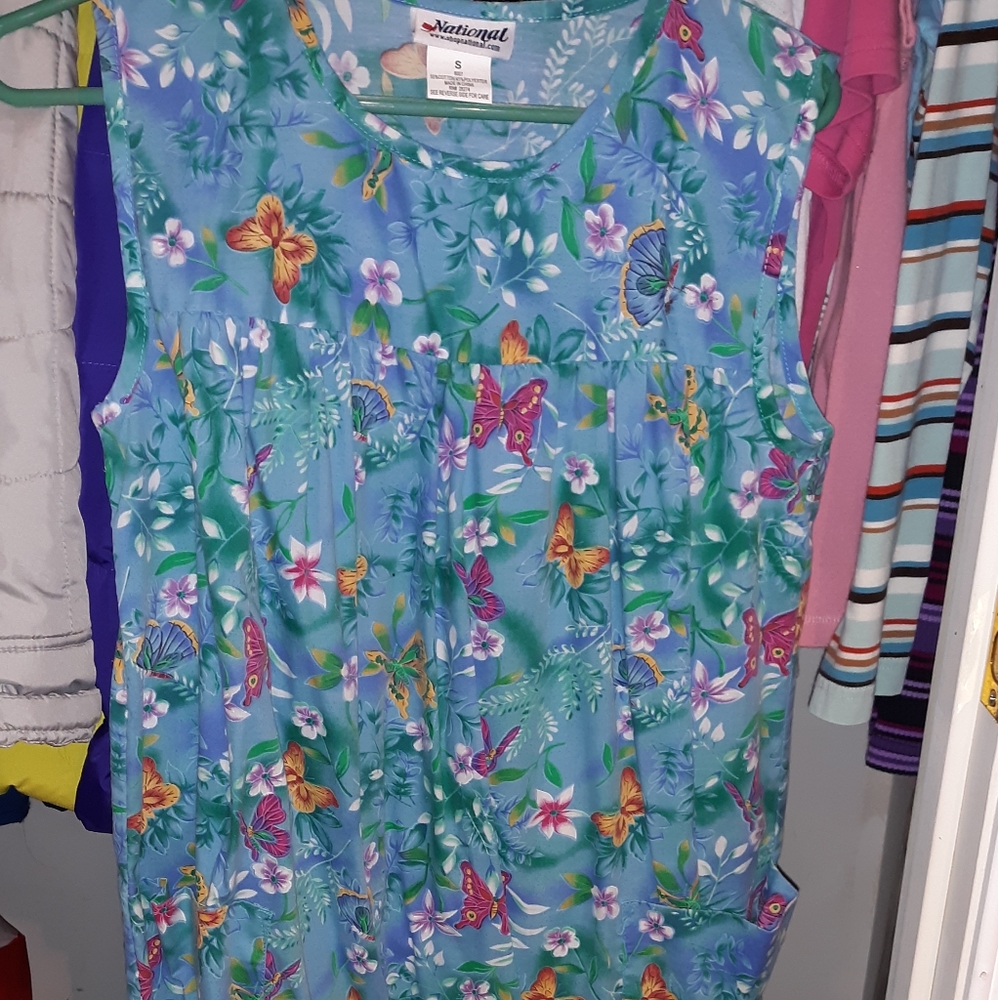 Size s dress with a pocket